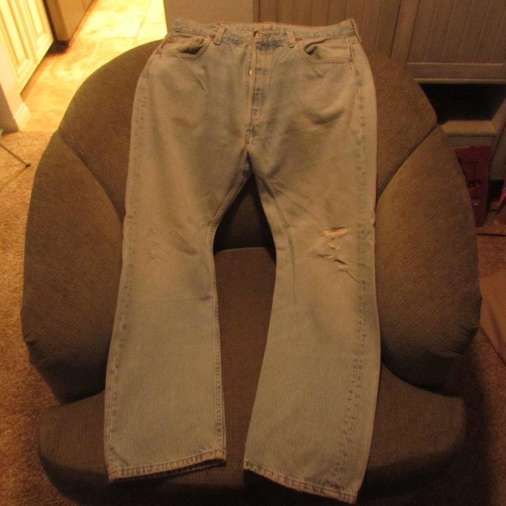 VINTAGE LEVIS 501 JEANS LIGHT MADE IN USA 38